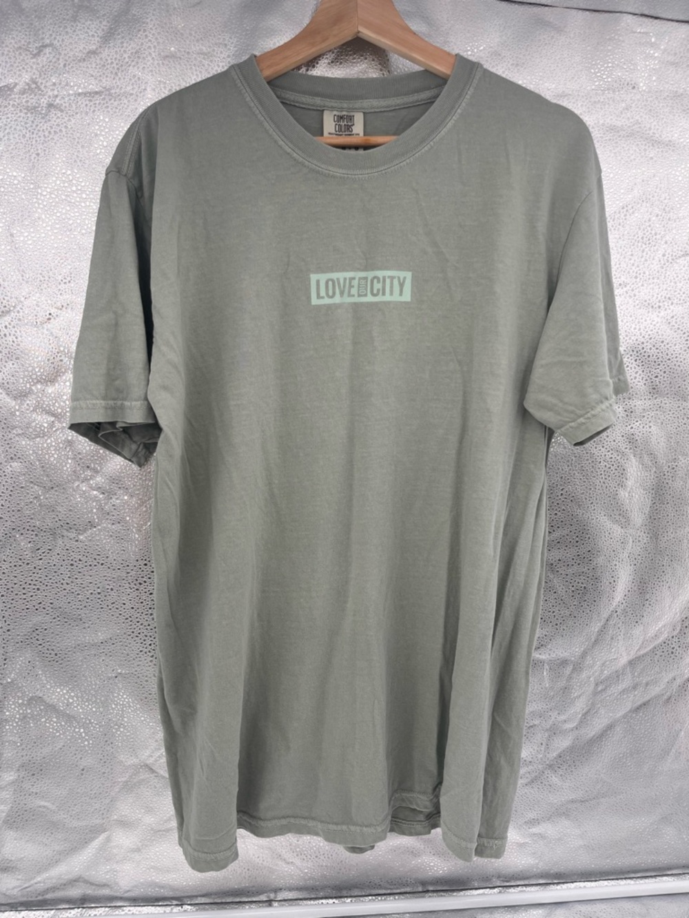 Comfort Colors Love Our City Graphic T-Shirt Size Large